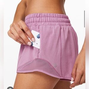 Lululemon Hotty Hot Short 2.5 - purple Jubilee